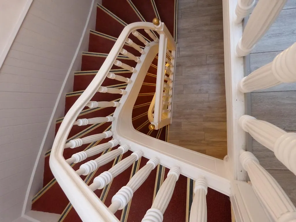 **  Le Petit Hotel Biarritz Franciaország